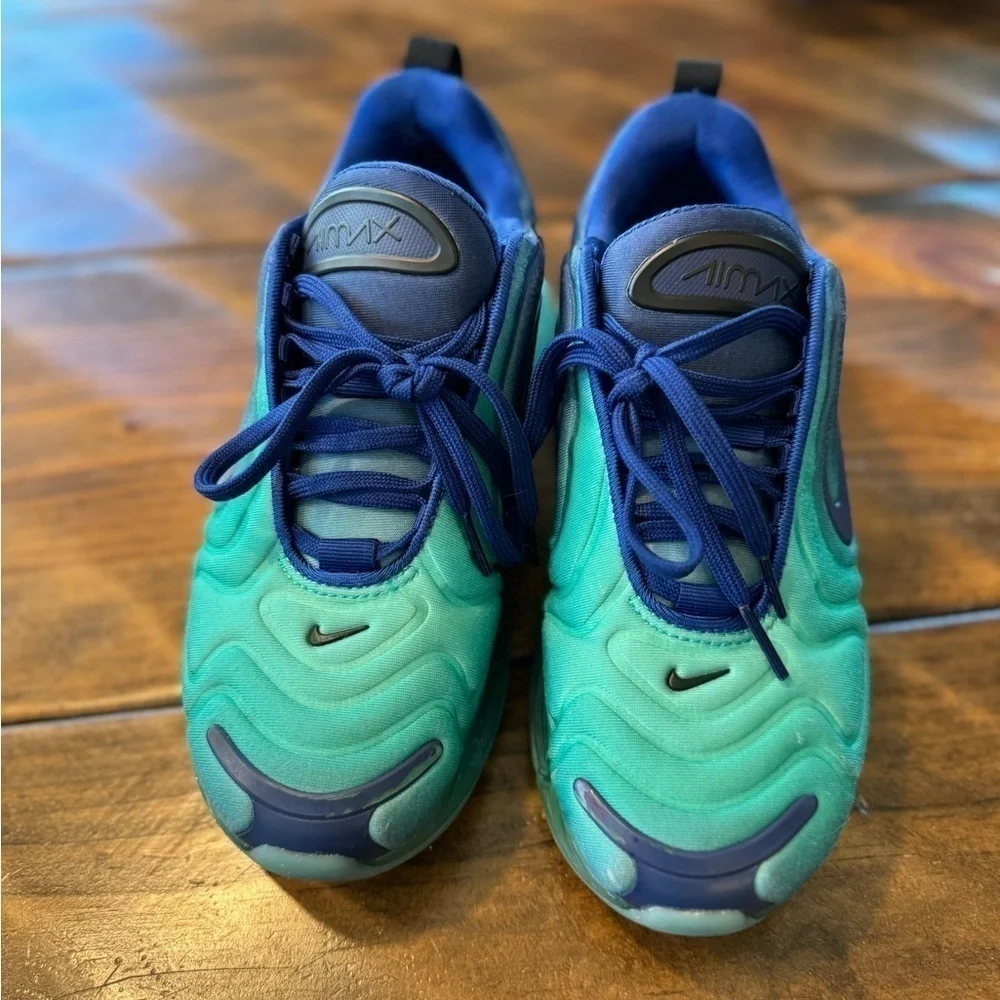 Nike AirMax 720. youth 4.5. Blues/green